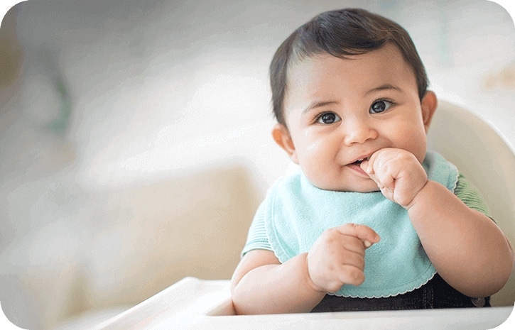 Baby hat Hunger im Hochstuhl |Babyservice