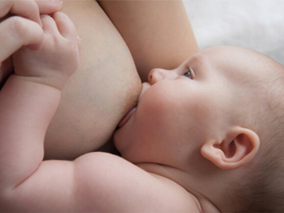 Kolostrum, Übergangsmilch und reife Muttermilch | Baby&me