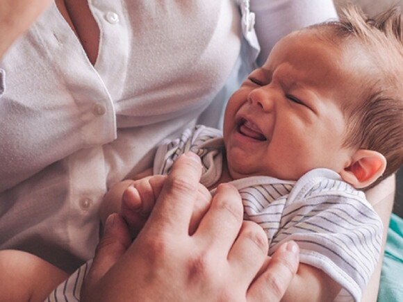 Warum Babys weinen Mutter und Baby